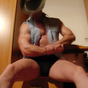 Model - ALPHA-MALE  5