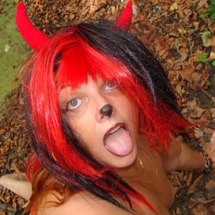 Model - LAINIE 10