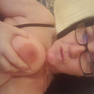 Moistmilf horny Model - Moistmilf horny