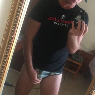 Model - FrankOSteel footfetish