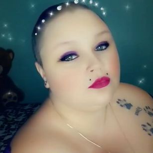 Model - Vixey Maeve bbw