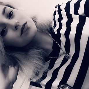 Model - Ri pas fetish