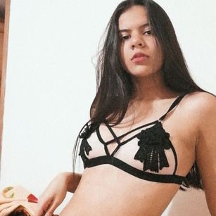 Model - Ana Cristina Builes Martines latina