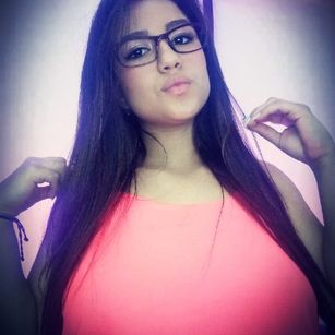 Model - Cristal Paz anal