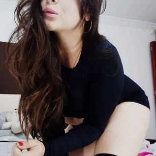 Model - Ammy Lennox cum