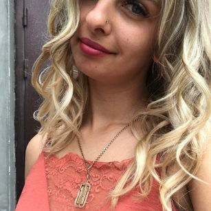 Model - Deliciously Amy blonde