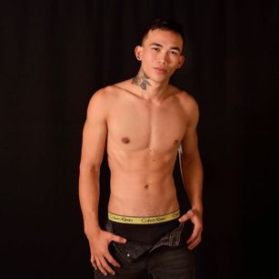 Model - Wilmer Nausa piercing