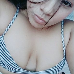 Model - NO LIMITS REAL feet