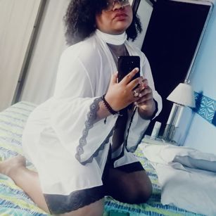 Model - Melody_Ivory sensual