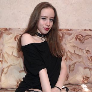 Model - AnnNett feet