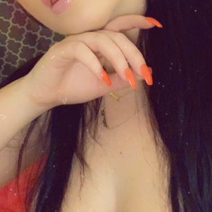 Model - Brandy Belle feet