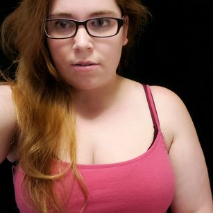 Model - Daisy Sinn milf