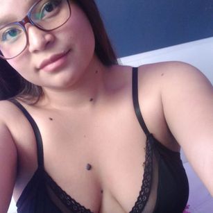 Model - Lizzi naked