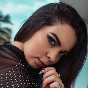 Model - sofia dildo