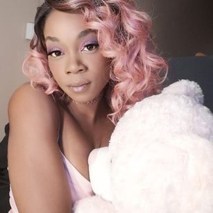 Model - NoaliBella fetish