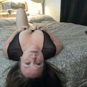Model - Kimber Stormz curvy