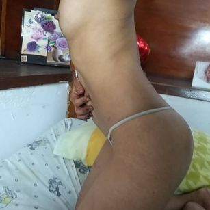 Model - Cum2Milf squirt