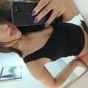 Model - Emmajones22 anal
