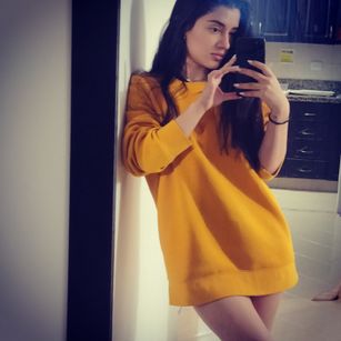 Model - Emmajones22 anal