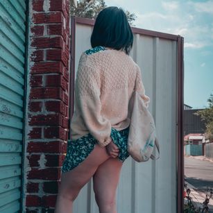 Model - ellie curvy