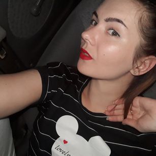 Model - ILoveAdrenaline brunette
