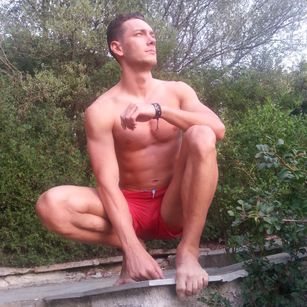 Model - alex hangers  4