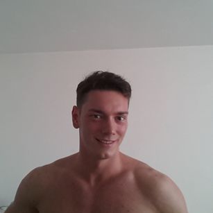 Model - alex hangers  5