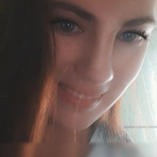 Model - Uma Jolie nude