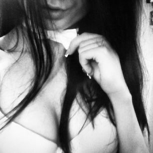 Model - Janin HOT 5