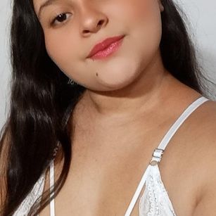 Model - alexa_curvy collegegirl