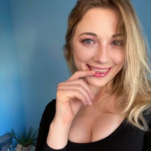Model - AlisonCandyy blondiegirl