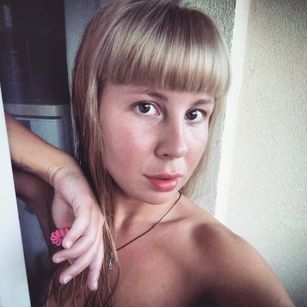 Model - rockinblond dildo