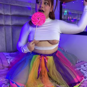 Model - mia sweet feet