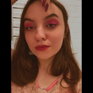 Model - Charlotta Apple beautiful