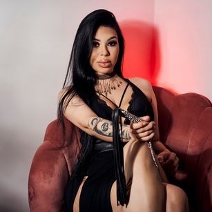 Model - SashaHendrix blowjob