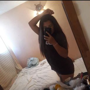 Model - Rouselatin Hot