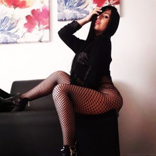 Model - Amber feet