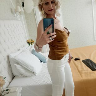 Model - Lisa Bailey sexy