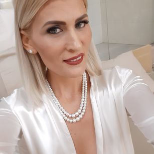 Model - Lisa Bailey joi