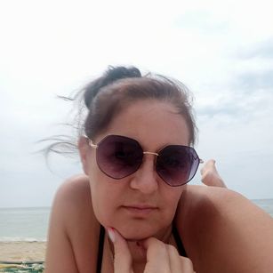 Model - DelanessaLove Hot