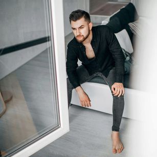 Model - Sandro cum
