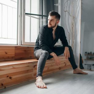 Model - Sandro cum