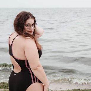 Model - Svitita hairy