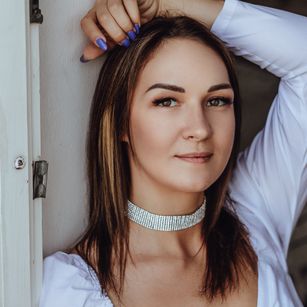 Model - Beatrice bigtits