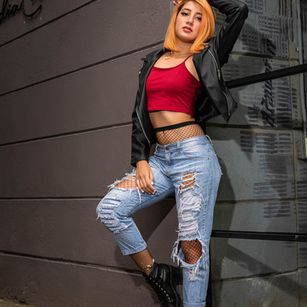Model - issa_ dp
