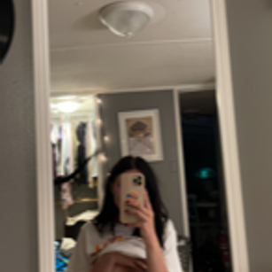 Model - Zoe Heartz english