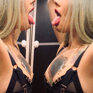 Model - Nina Danger latina