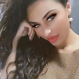 Model - Elletra findom