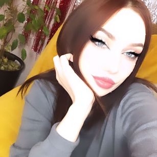 Model - AnnaGilian boobs