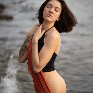 Model - Funderwoman cumdildo